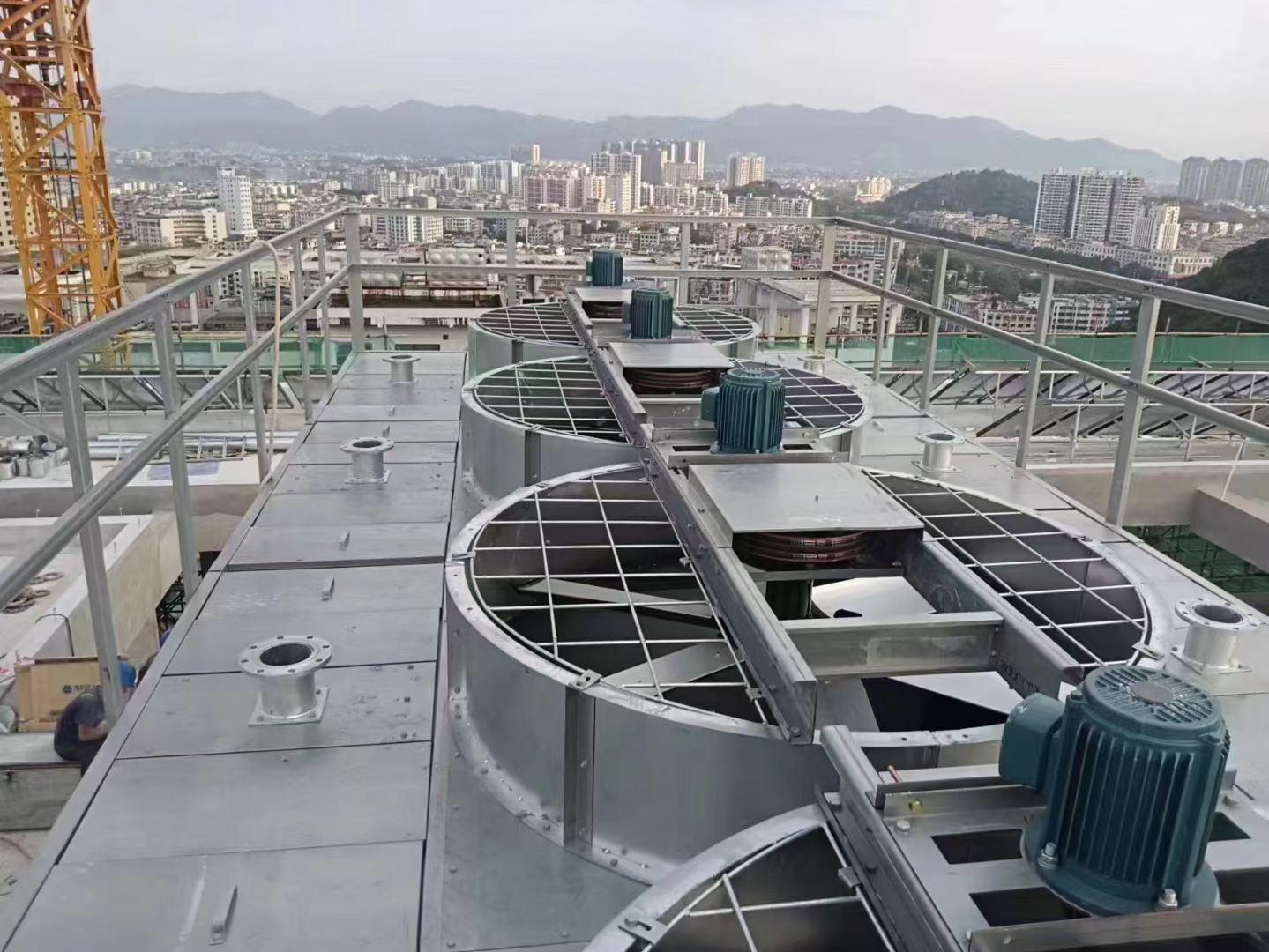 冷卻塔漏水詳細的解決處理方案,冷卻塔底部漏水怎么處理